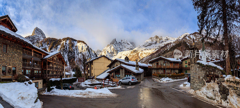 Entrèves Mont Blanc panoramic view